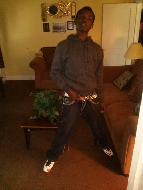 von in da cut that's a scary site man... Don't rap I shoot