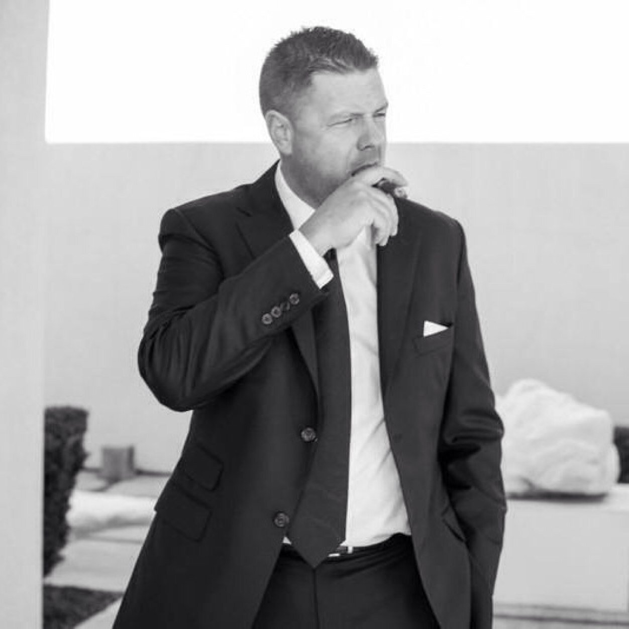 National Sales Manager & World Traveler. Lover of Golf, Darts, Cigars, Firearms, Watches, Elephants and Flyers Hockey!