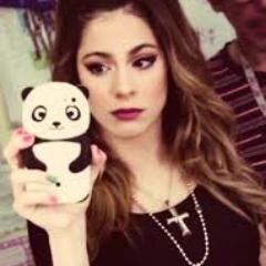violetta é minha paxão e sou apaixonada pelo jorge blanco estamos casados , sou uma super v-lover ,amo pessoas q gostam de mim e não são falsas !!!