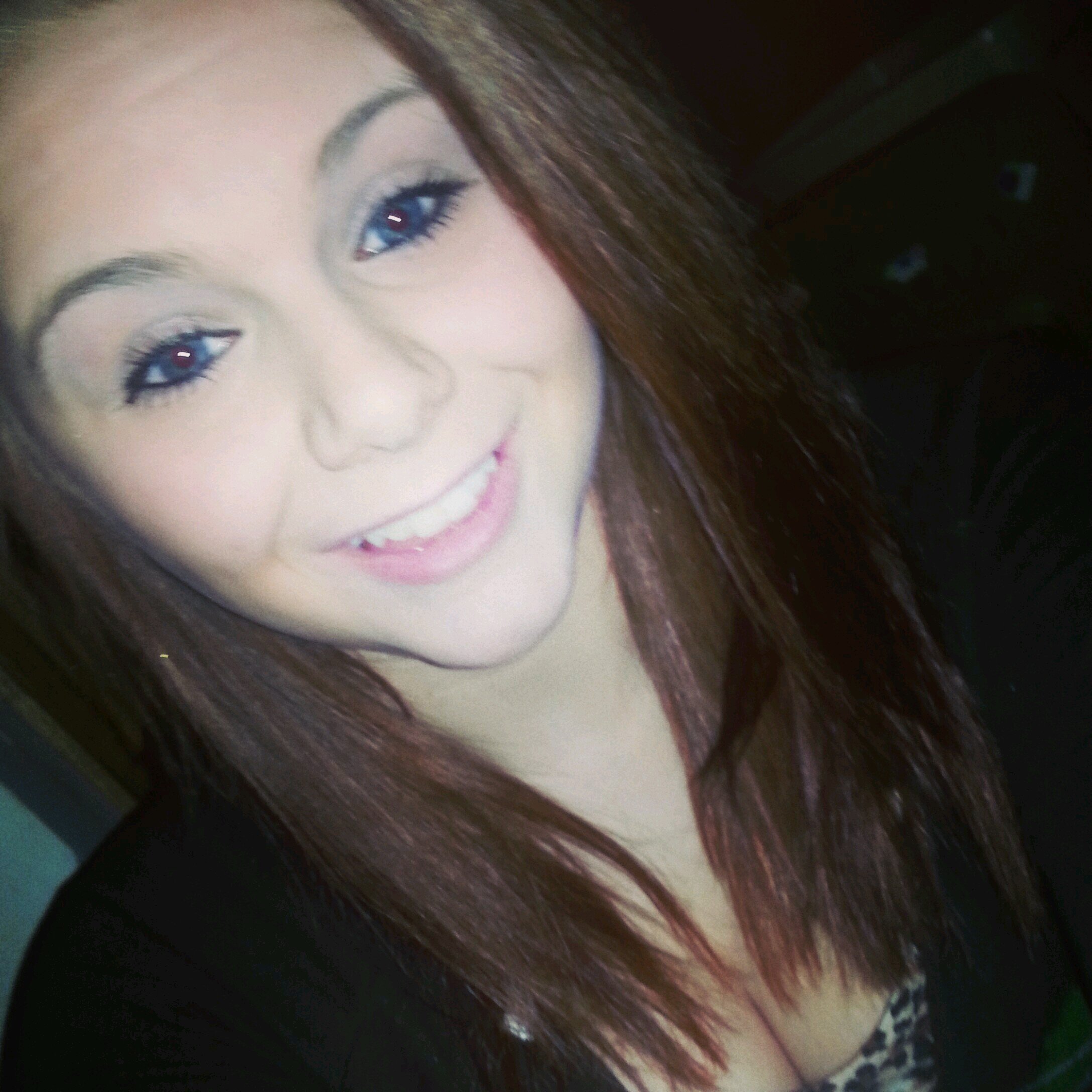 StonerGirlSwegg's profile picture. Just a wanna be vocalist and rapper over hurr. My life is an acid trip ♥ I follow back (: