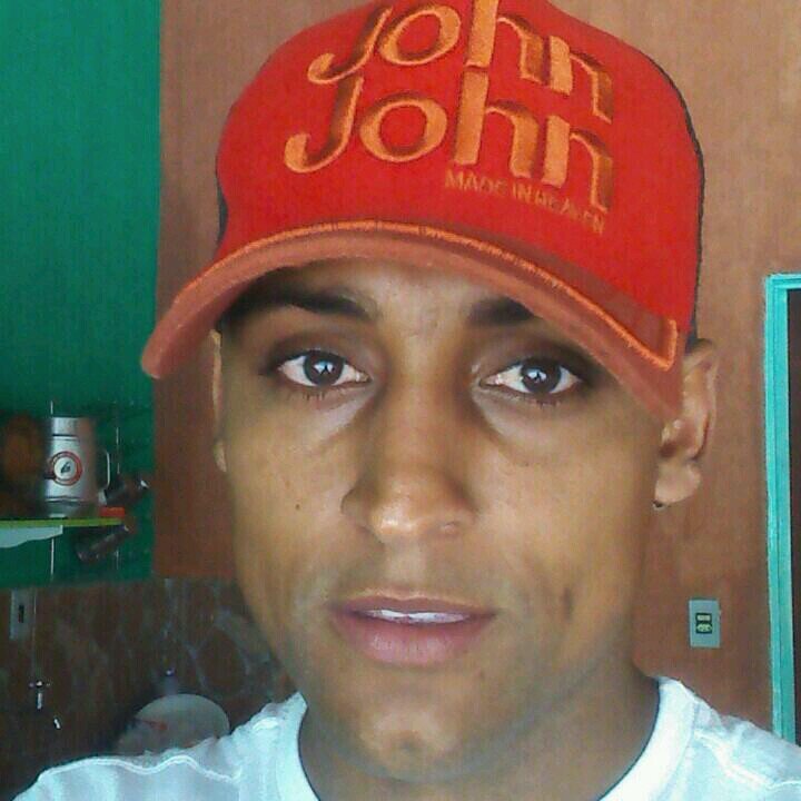 ricardotoli77's profile picture. 