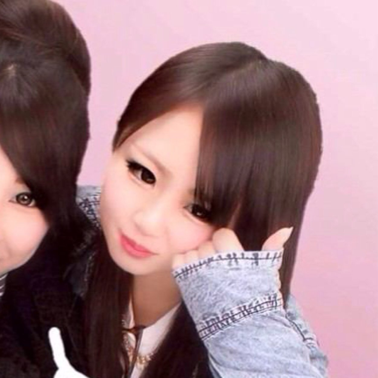 裏アカ。最近彼氏と別れて寂しいから会ってくれるひと募集♡人生一度きりだからやりたいことたくさんやる。画像とかたくさん載せていきまーす♡ 仲良くなったらLINE教えちゃうかも？。
東京