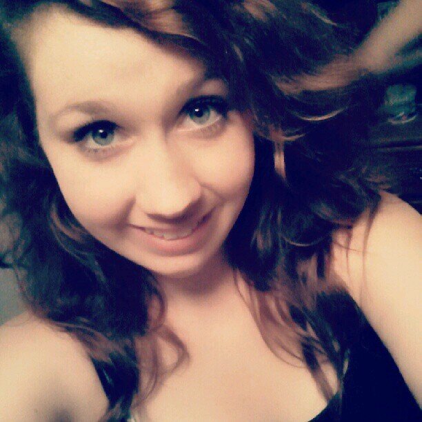 i am 18 years old and a senior at lakeview high school. Follow me:)