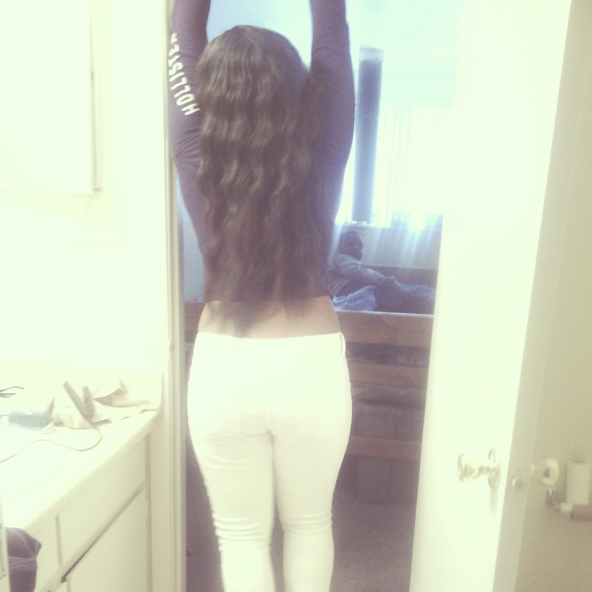Dont got a bio , just follow meh , i follow back(: