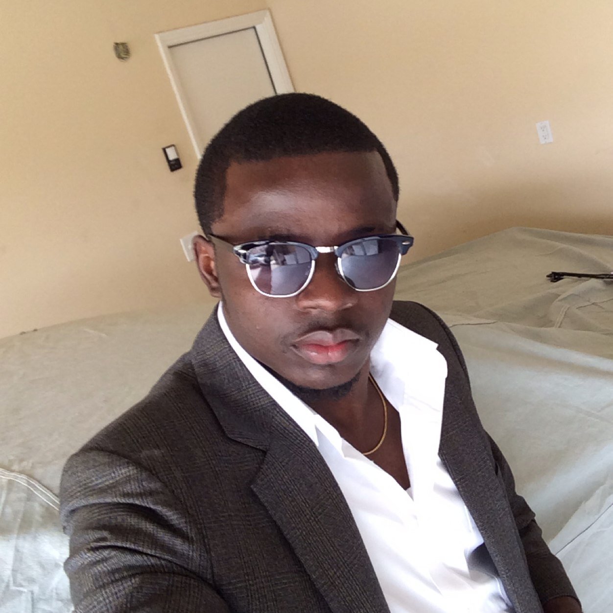 Manny George......a.k.a Yung cee....... Ceasar Entertainment production......On point! The M.V.P of this game......