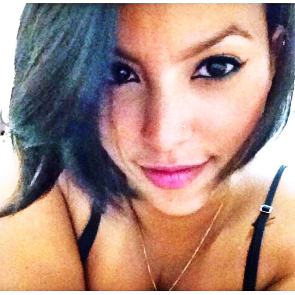 mare_nascimento's profile picture. Para e repara
Olha como ela samba
Olha como ela brilha
Olha que maravilha ♫