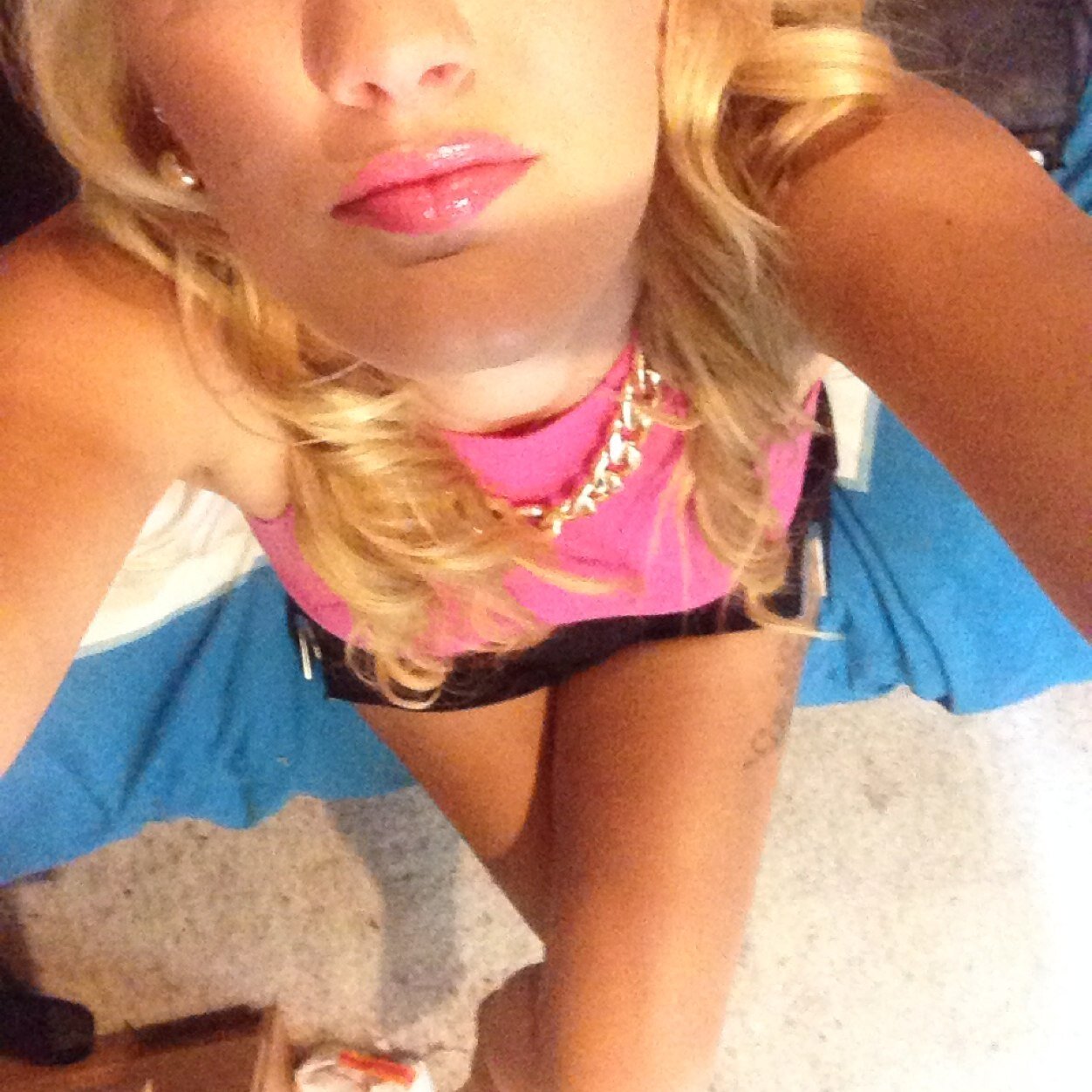 _elouisee's profile picture. insta;    _ebonytsorf