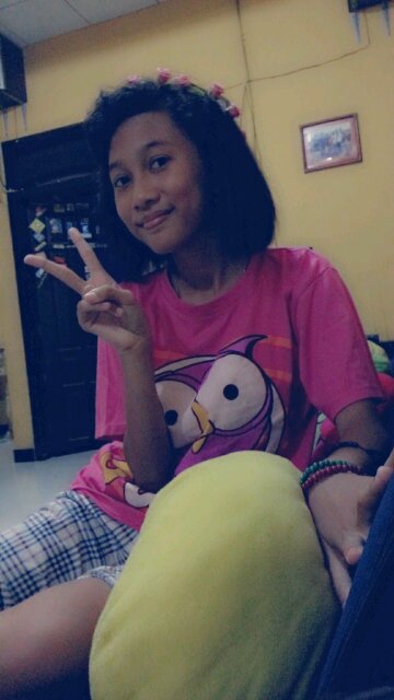 Senyum :) •• Semangat (ง'̀⌣'́)ง •• Cinta ♥