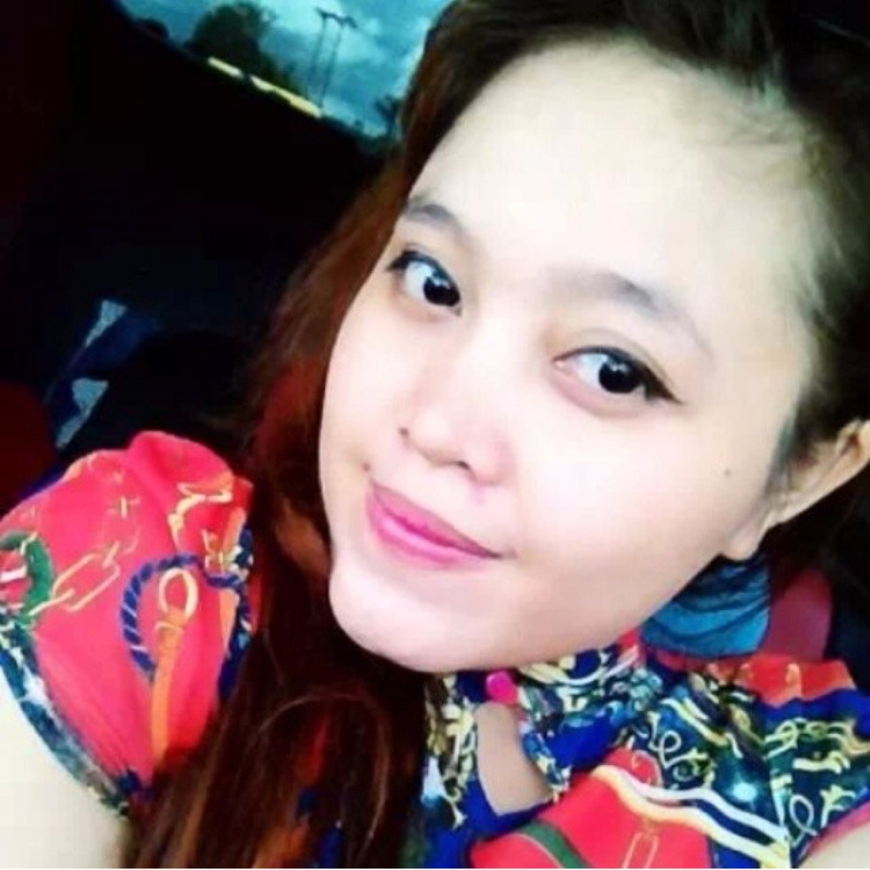 Belong to JESUS.. And I ♥ MyFam,, MyTCG and MyGenkSirrr.. And Than I'm Falling in ♥ with @Miayeremia