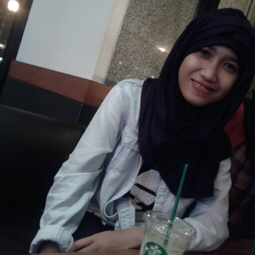 an ordinary girl who is trying to become the remarkable woman :)