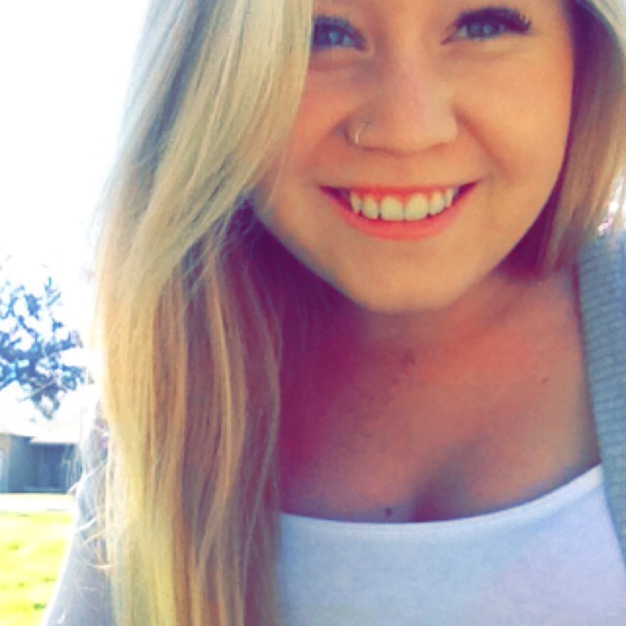 18 outgoing love to play volleyball :) one of a kind girl get to no me