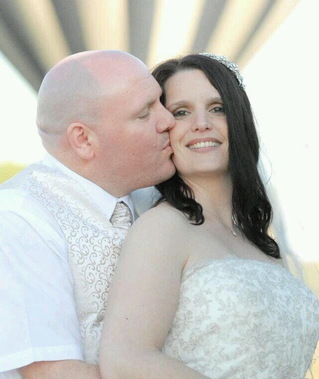 Firewife of the gorgeous @firemanshrek, mum of twins, love my dogs, cats, airshows, baking, reading and anything firefighter related!