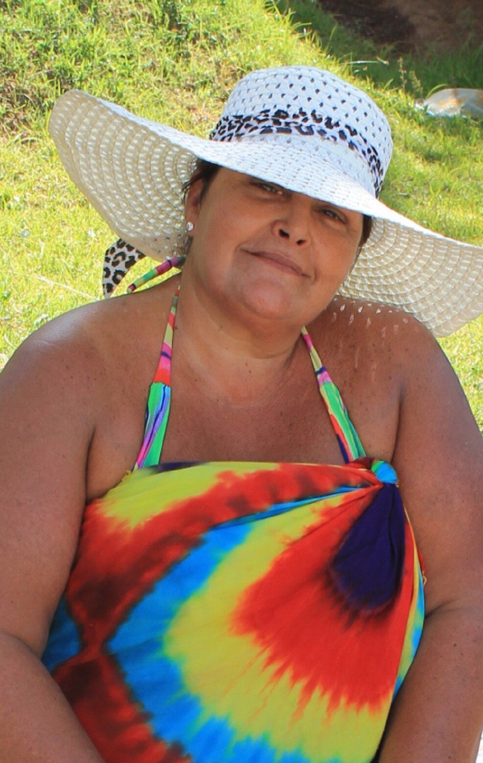 Amo minha Família. Gosto de praia e de fazer amizade. Aprecio um bom vinho e adoro pizza.