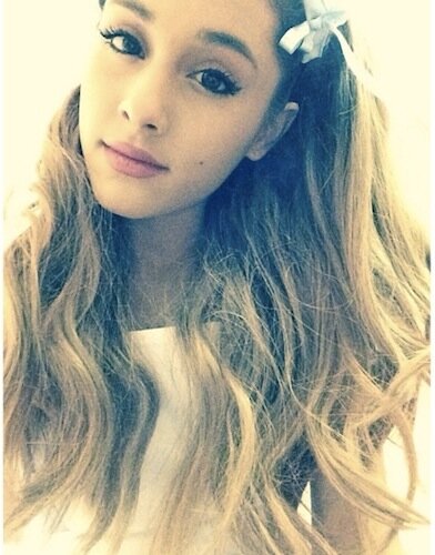 Ari I love you so much. You are my idol. Your gorgeous funny, beautiful and skinny and your perfect! You are my dream