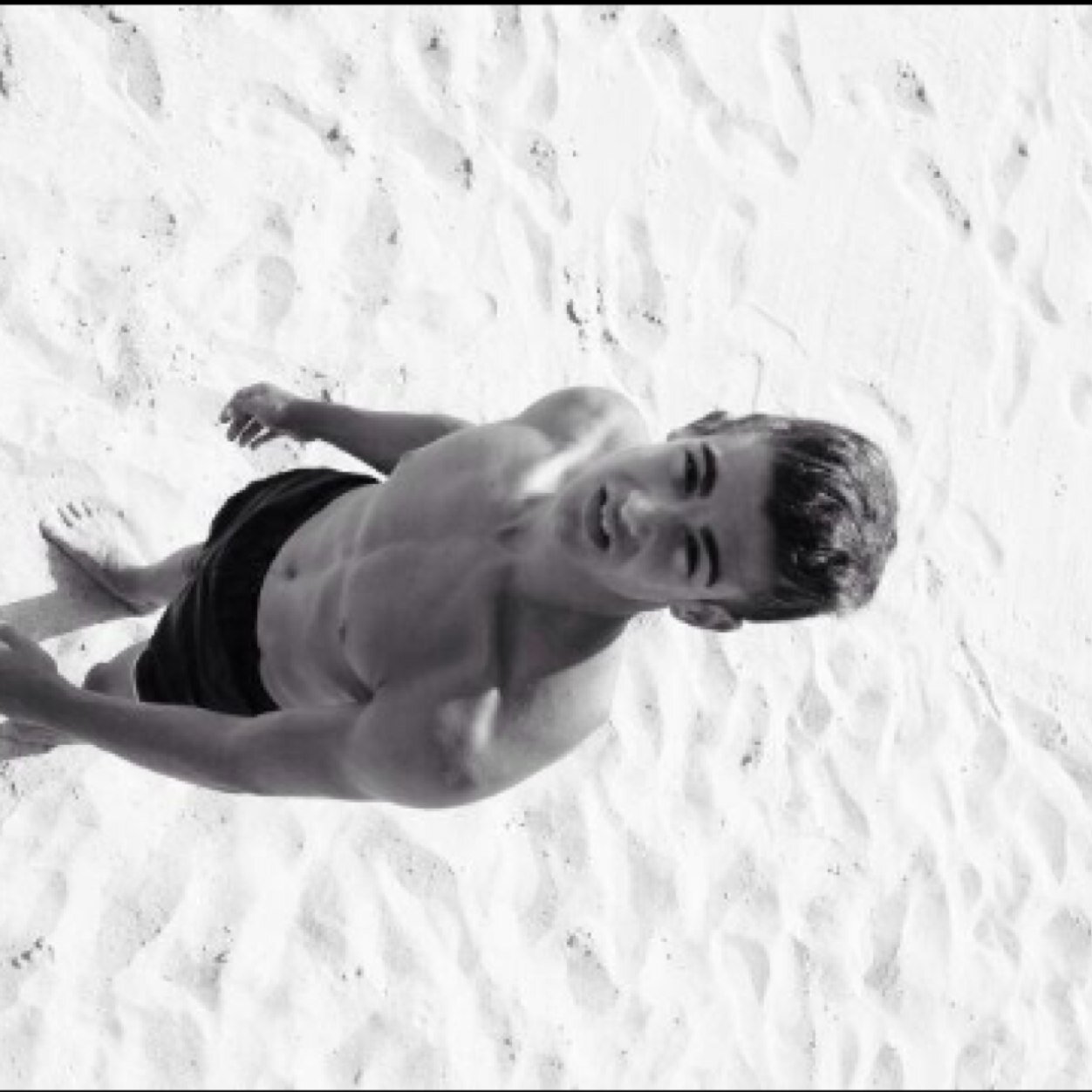 18. Sol y playa como estilo de vida. Dando brea desde 1996. Demasiado feo como para trabajar en abercrombie ;)