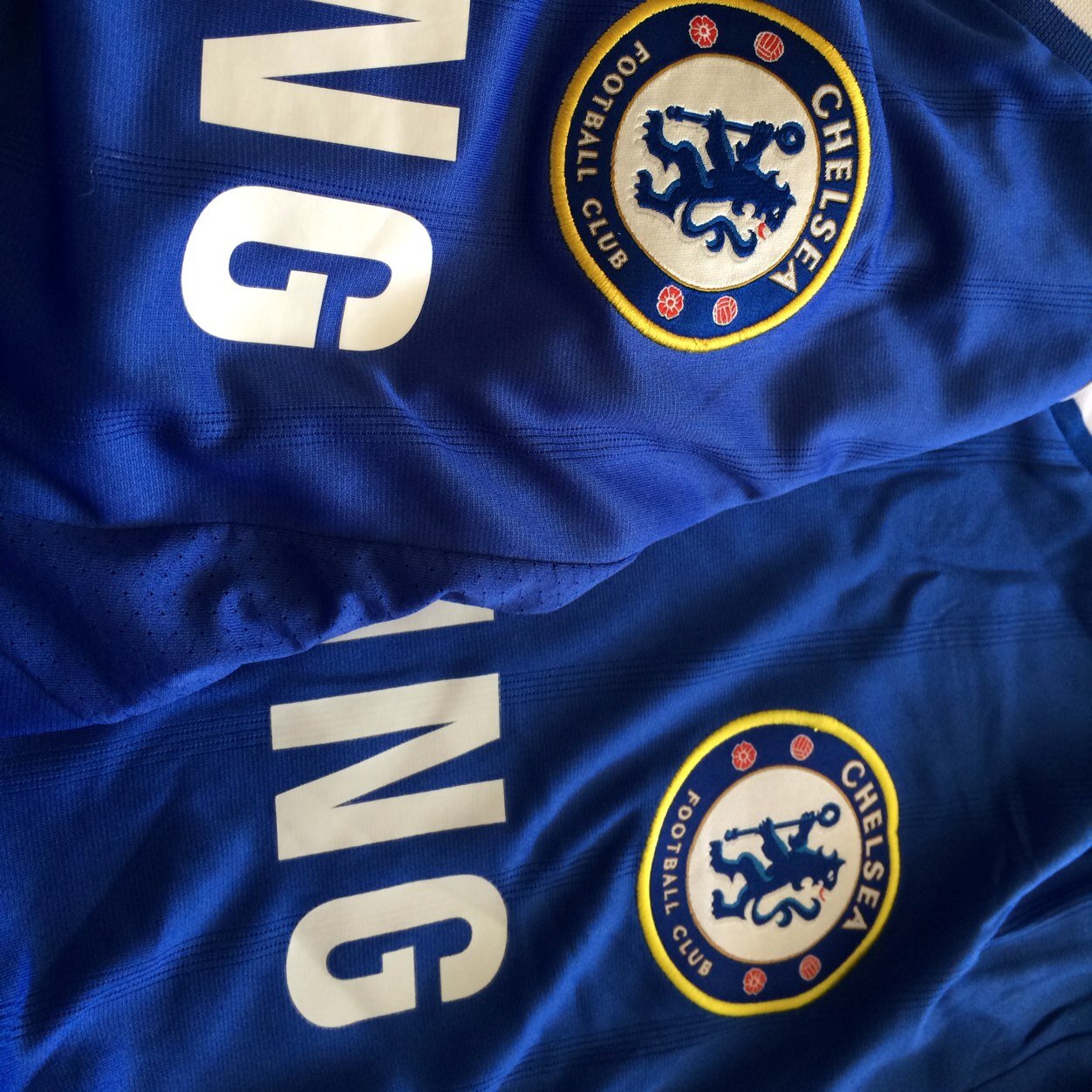 AeBazaar's profile picture. جميع مستلزمات الاندية العالمية والمنتخبات الكبيرة اللبس الرسمي - ملابس التدريب - جاكيتات - قمصان بولو بالاضافة الى الاحذية الرياضية والكثير (تقليد طبق الاصل)