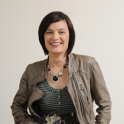 Pétillante éclaireuse, je guide mes clients dans l'univers du digital ! 
@agenceVoyelle #marketing #strategie #digital