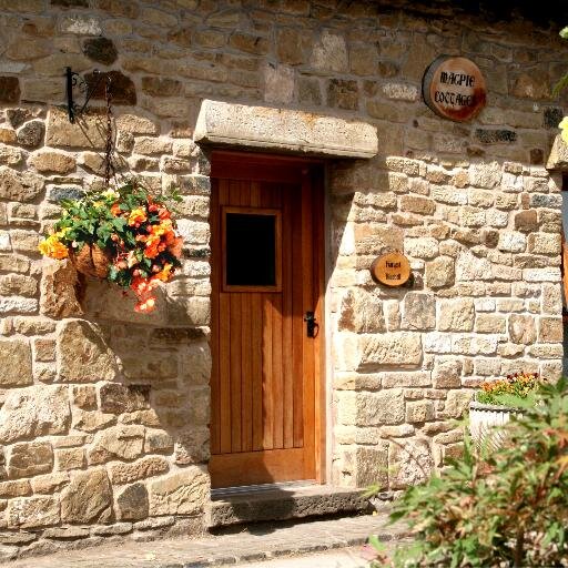 holiday cottages with spa and holistic treatments