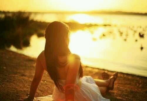 20. Small town girl. Love being outside barefoot. Just here wishing it was Sunny and 75☀ MILSO love my sailor
