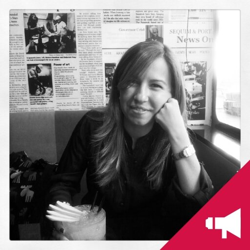 Economista de las buenas, oenegera por vocación....y últimamente adicta a las agujas.... de coser