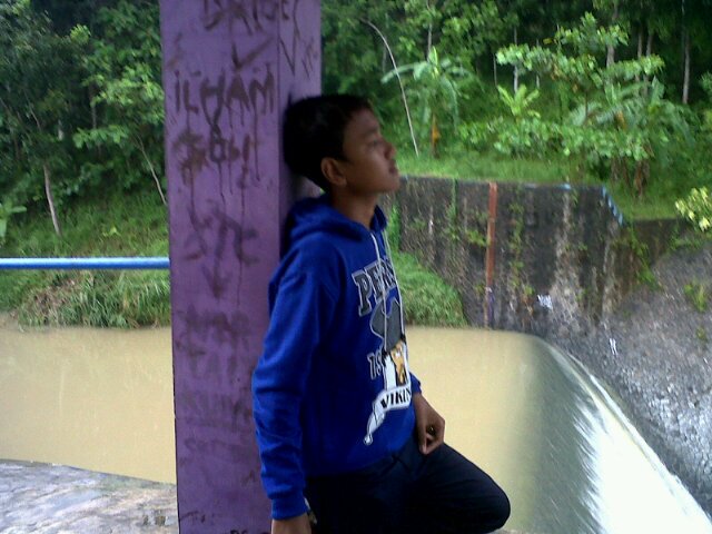 Ngebahagia'in Dulu orang Tua terus ngebahagia'in anak batur :D ♥||★Casper•Rasta♬|| ADD My FB syifaraisyahayatu@facebook.com || SMPN 1 Padaherang || Pin:2380A4BE