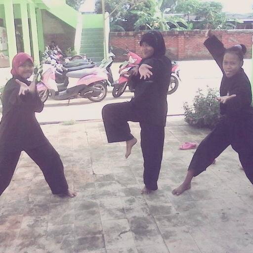 aneh_fams's profile picture. 7,6