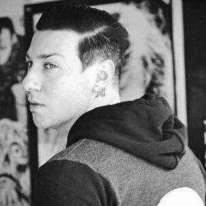 WE ARE NOT FANS WE ARE A FAMILY FOREVERR.I.P@ren_vengeance :(