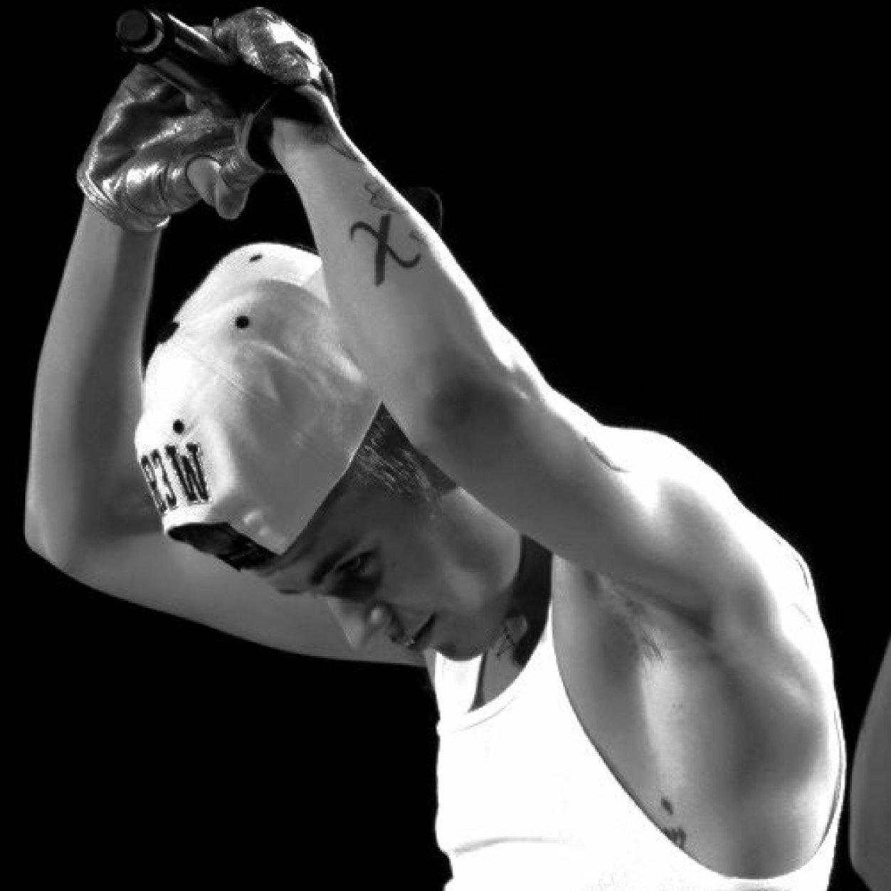 BELIEBA DE CORAÇÃO! 
BELIEBA DE PEITO E ALMA 
❤ 
@justinbieber