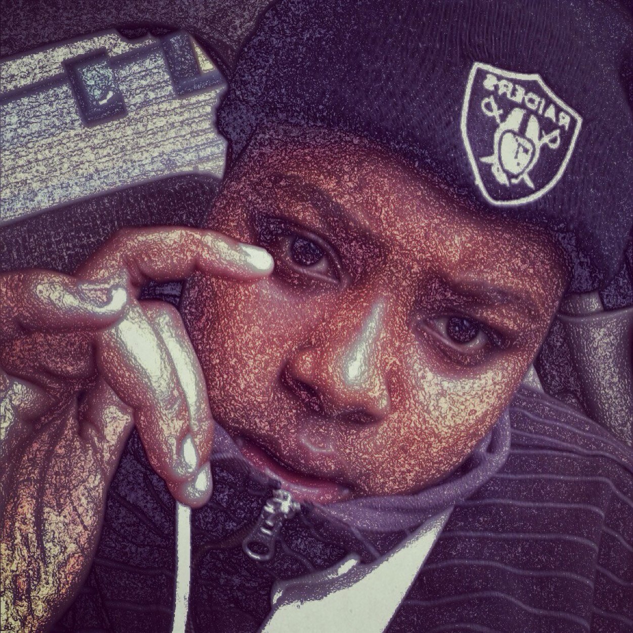 Follow me i follow back retweet if you real!!!