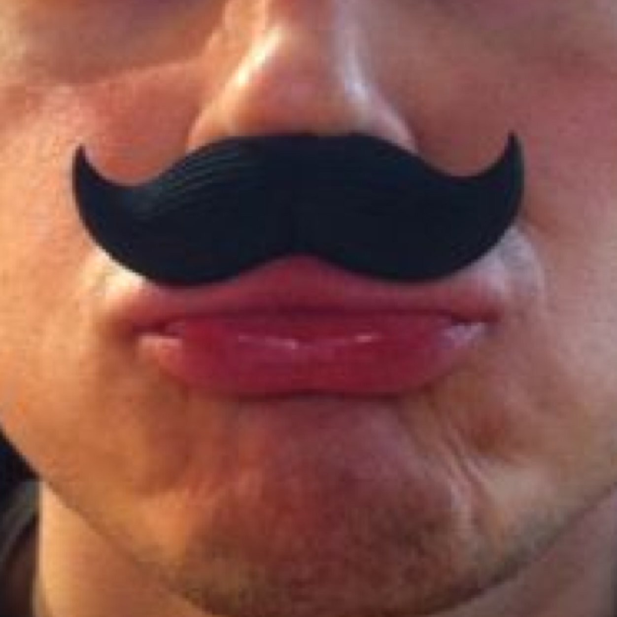 EyToAm's profile picture. A key to the moon