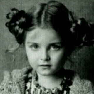 ‏‏فتاہـ عشرينيـہ بسيـطہ غامضہ نوعا ما .. ھمي رضا ربي ووالديني ❤ اکره الانتظار والاشخاص المؤقته اضع خواطر راقت لي ❤ وكلام من قلبي ❤