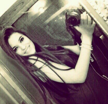 ImAria97's profile picture. ❅Aria , rêveuse au bord des océans, vit une superbe histoire d'amour avec un garçon merveilleux! Moi, fan de la série PLL en particulier de Aria Montgomery :) ❅