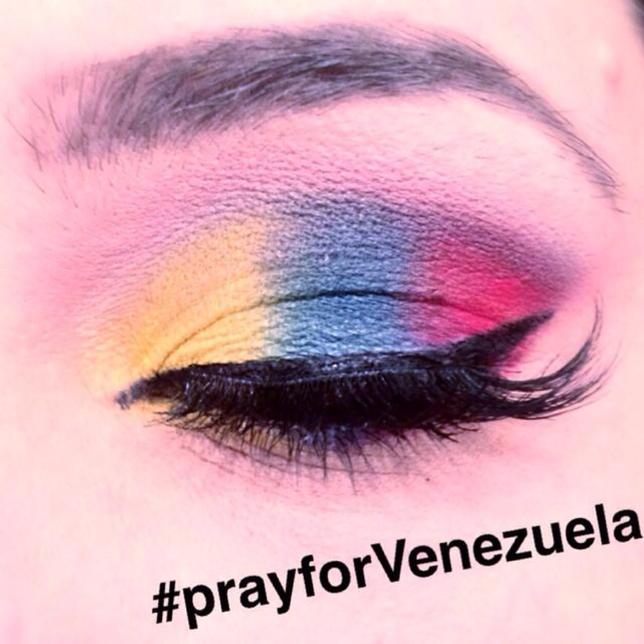 Amante de los animales, Humanista, Venezolana, Caraquista y Vinotinto de Cuerpo, Alma y Corazón. Esperanza, fe y confianza. CARPE DIEM!
