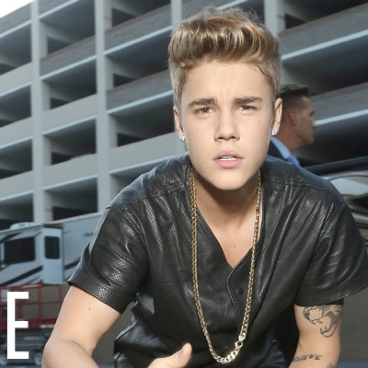 i love justin bieber  please follow me i am your biggest fan @justinbieber back uk