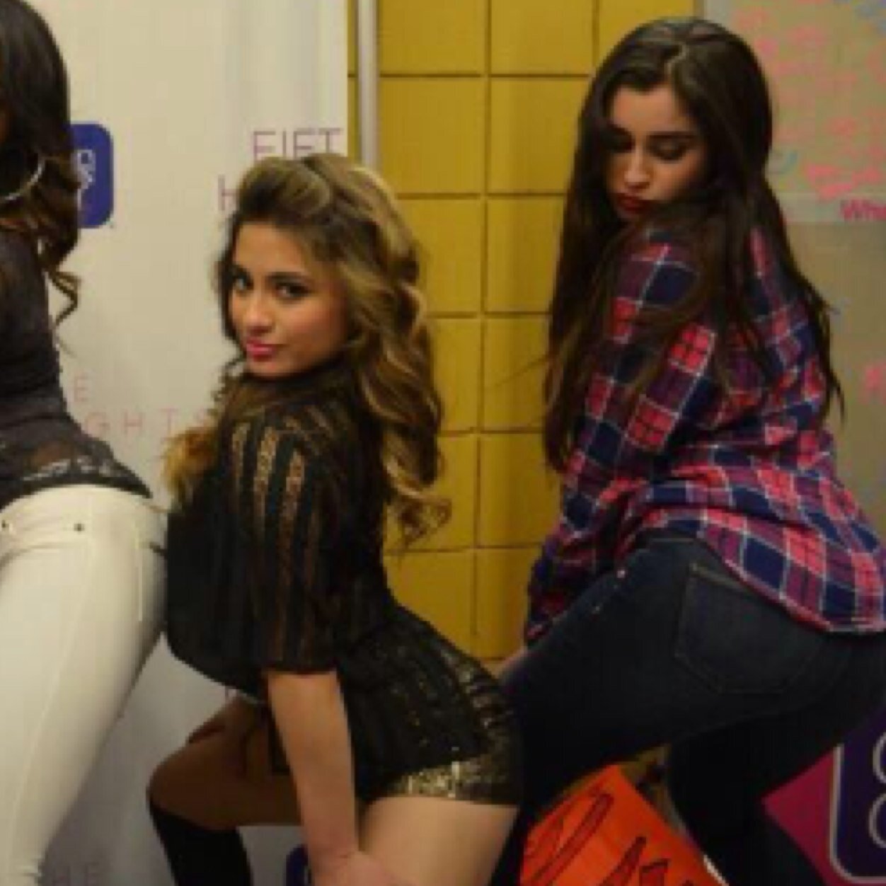 free follow from @camiladinahs