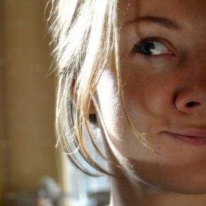 Photography geek. University of the Arts London graduate. Awed by the little things.