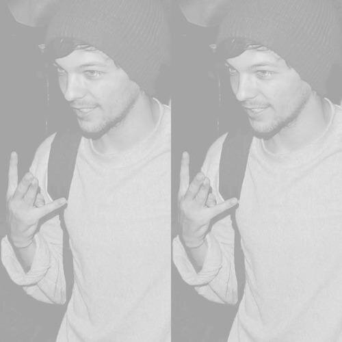 Go follow @harryfxxd she follow back just ask  !! So yeah two follow ♥