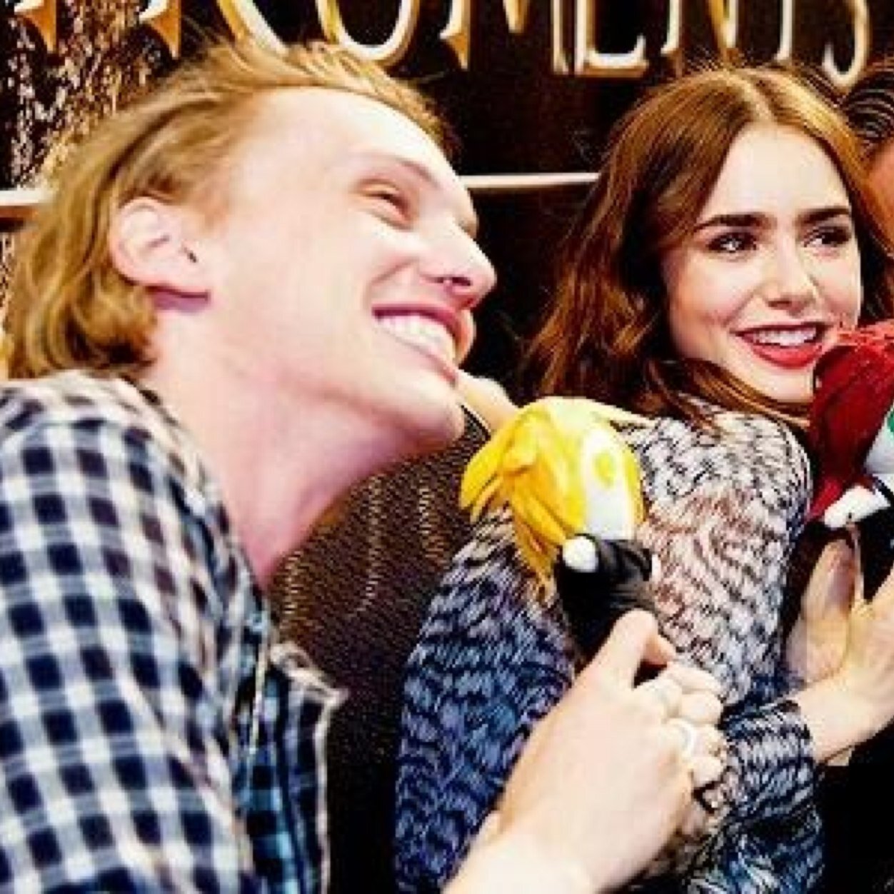 Cloudofcotton_'s profile picture. 18.Por intentar salvar a alguien de sus propios demonios, terminé endemoniada yo. [Bienvenido a la república independiente de mi tw :D]