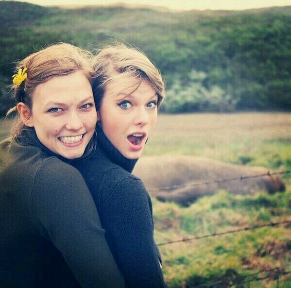 18//Fotos para fangirlear// Lover, never hater.// Debemos admirar lo bueno de las personas, no quedarnos con lo malo.// Swiftie, Directioner, Mixer.