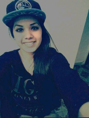 esmeralda_htc's profile picture. ∞Podemos sentarnos juntos analizar, aprender de nuestros errores podras tener mil aventuras mil amores pero nadie te va amar como yo PRYNCE ROYCE ♪♪~ ÑENGO FLOW