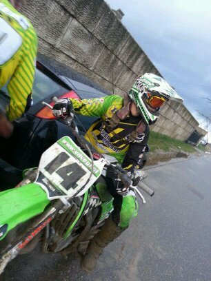 henkiedewiek's profile picture. bouwjaar 04-11-1994 / loonwerker. Motocross is not a sport, Its a way of life !!!! houd wel van een lekker koud pilsie na een harde werk dag !!