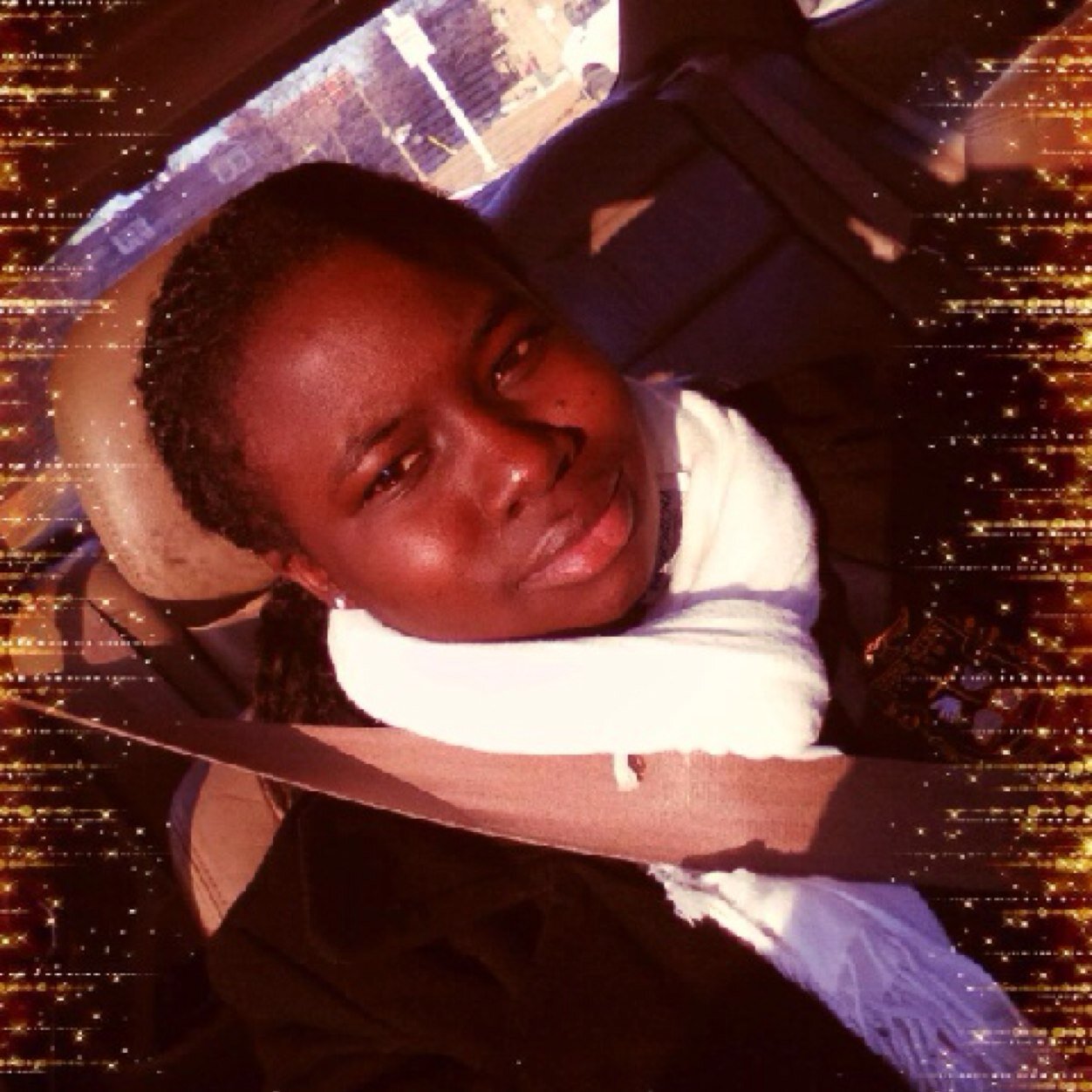 SarJules's profile picture. You can be very happy when you think about yourself!!!