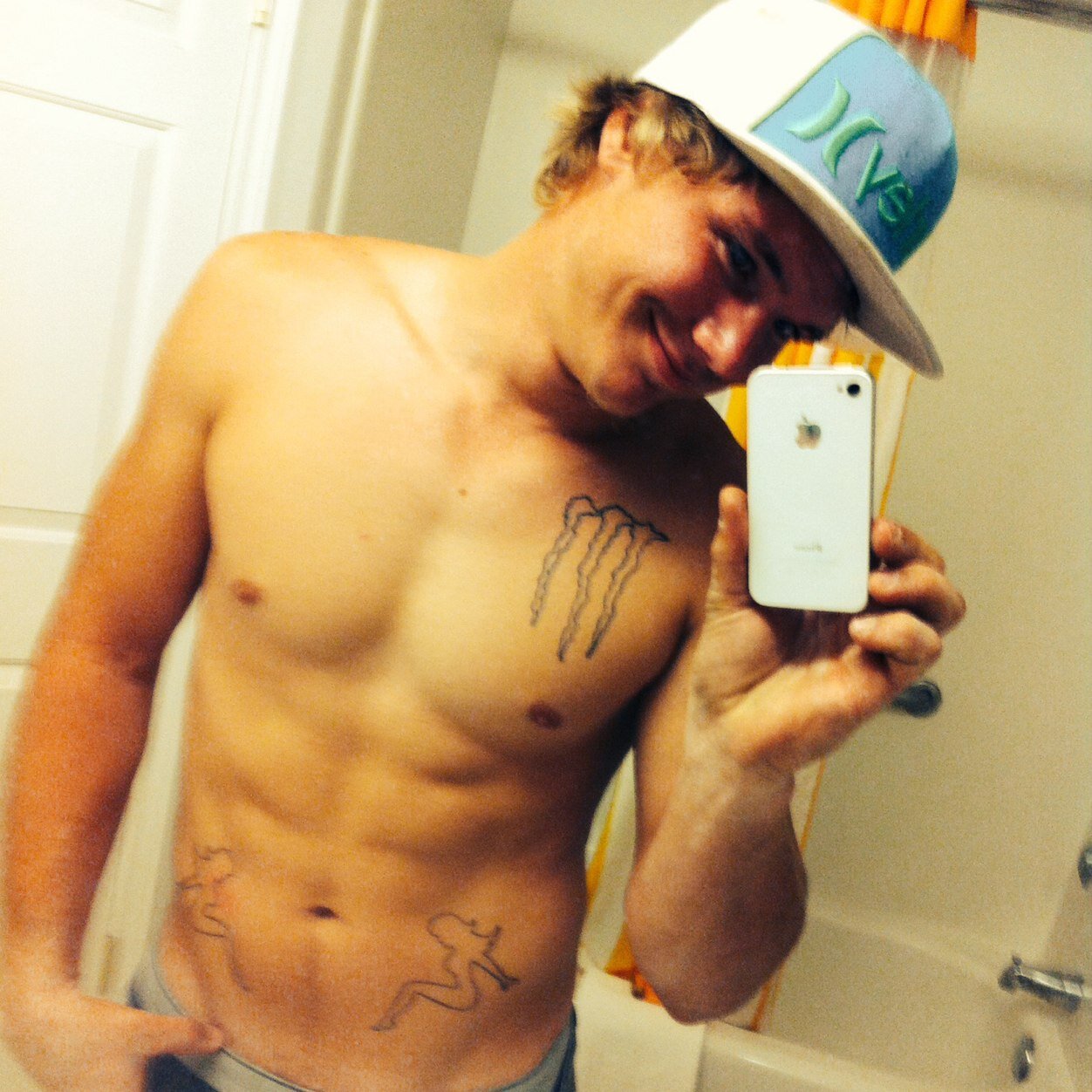 johnnyblake85's profile picture. 