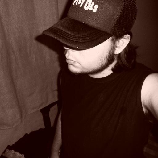 Vocalista de MARGINADOS PY(punk rock espinosa), dibujante y diseñador gráfico. Vago de mucho tiempo de sobra.