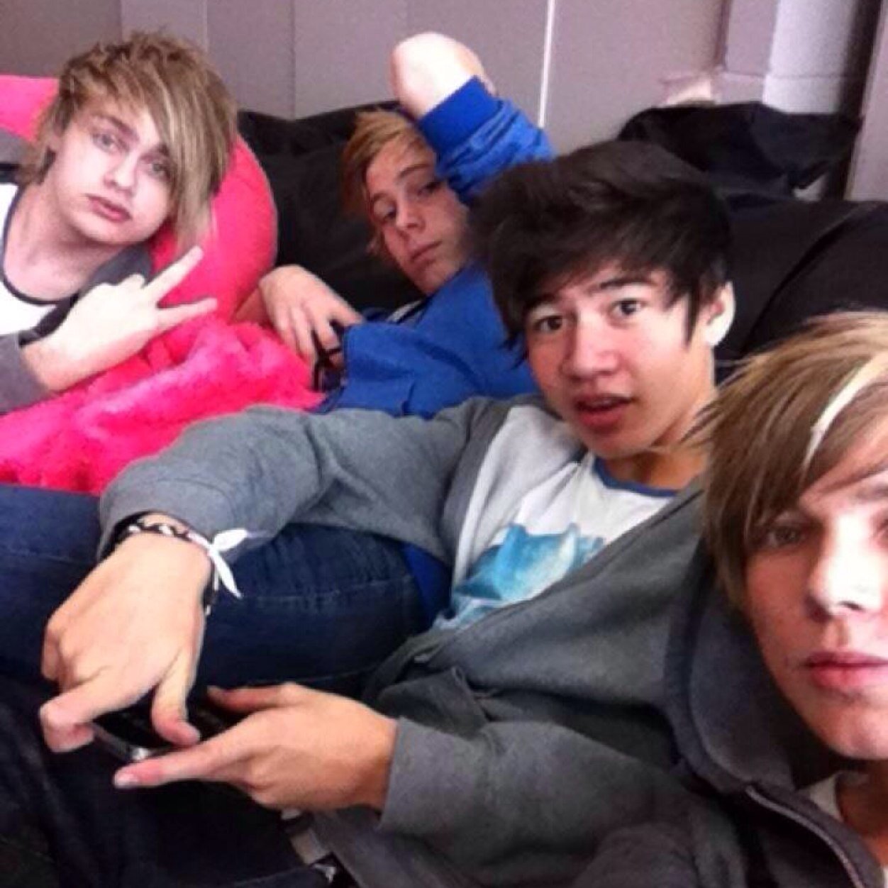 i post old pictures off the boys instagrams : )