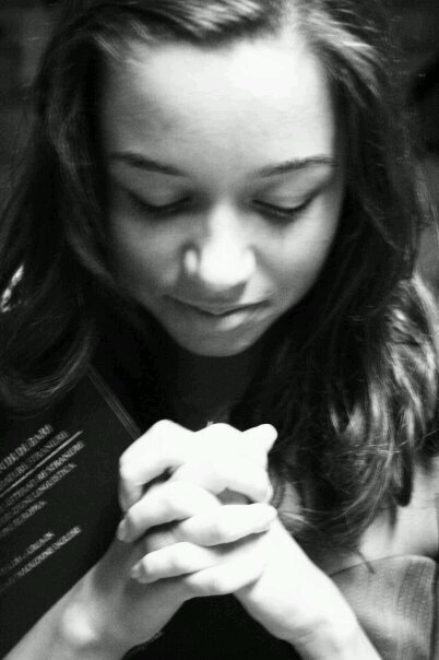 nellypetru's profile picture. 