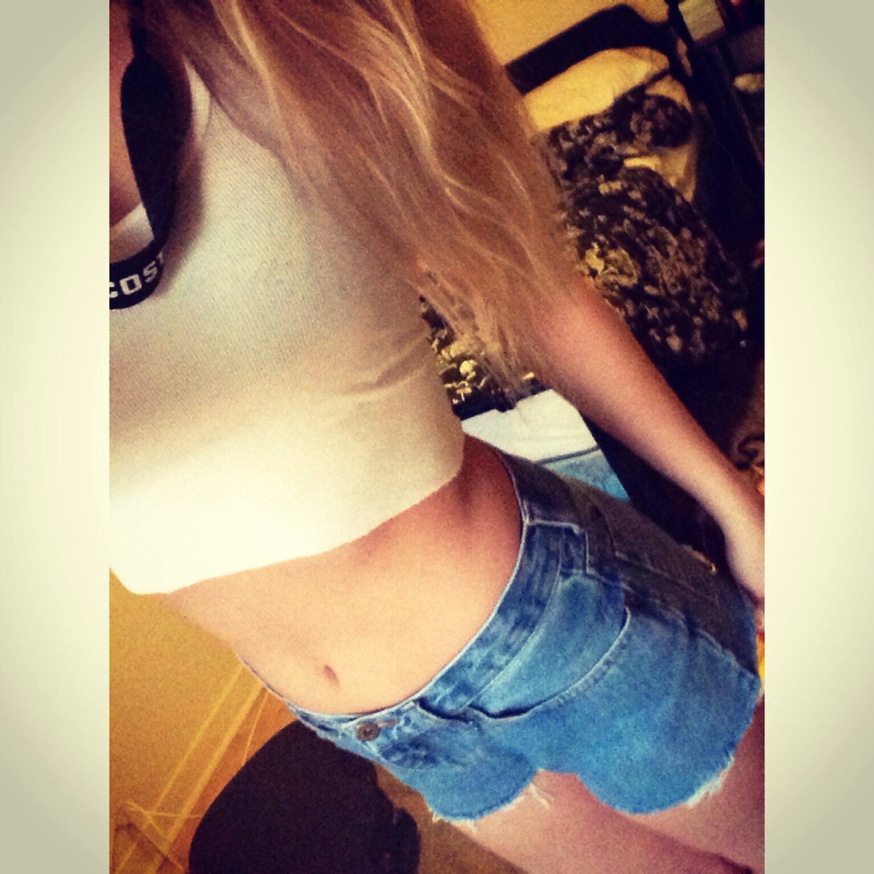 College. Sorority. Trying to get swole. 
Avi is mee!