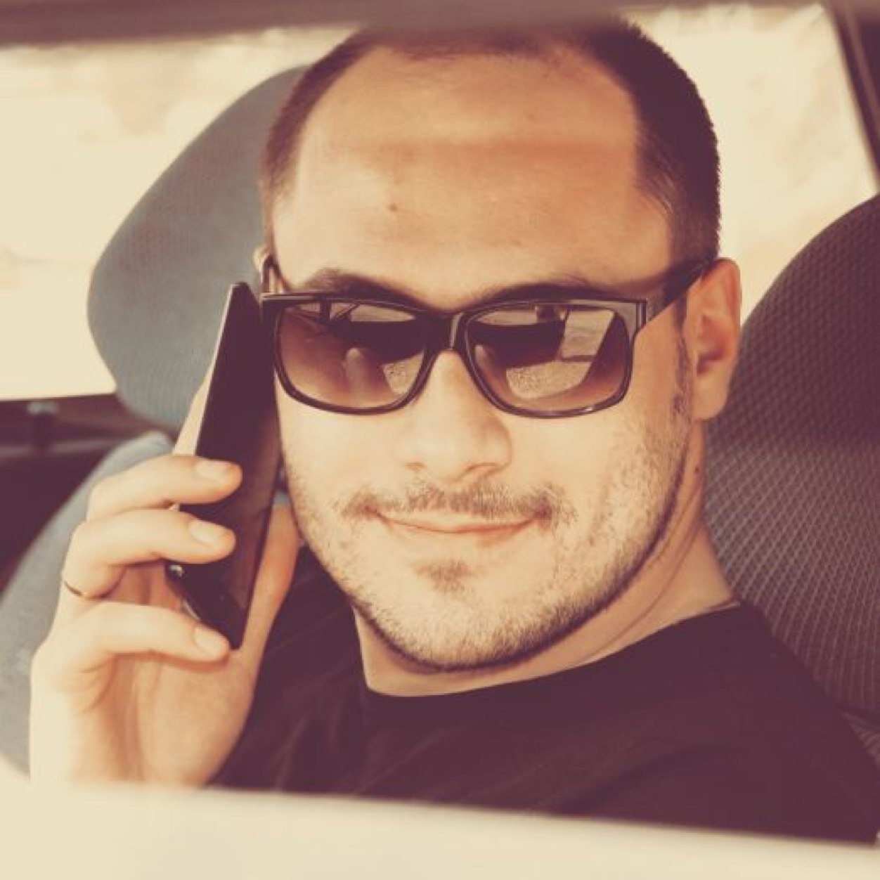 v_belich's profile picture. 