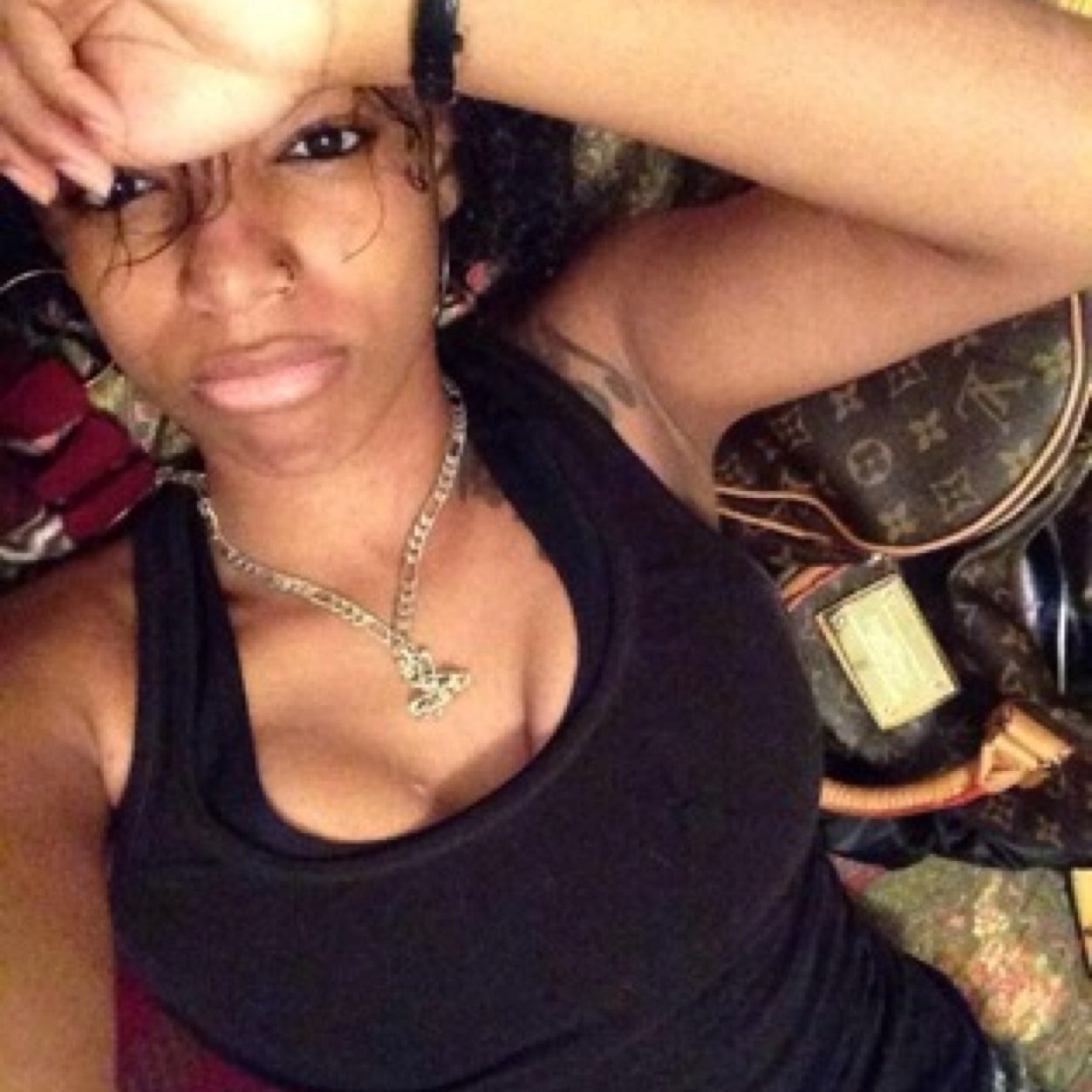 bus1k1908's profile picture. http://t.co/DVGHbZeuGJ is the best website to Gain Followers and Retweets