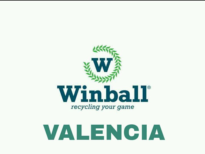 Productos personalizados de Padel de alta calidad:2 modelos de bolas,Protectores de palas,Overgrips,Paleteros,Calcetines,Zapatillas,Redes etc....Hecho en España